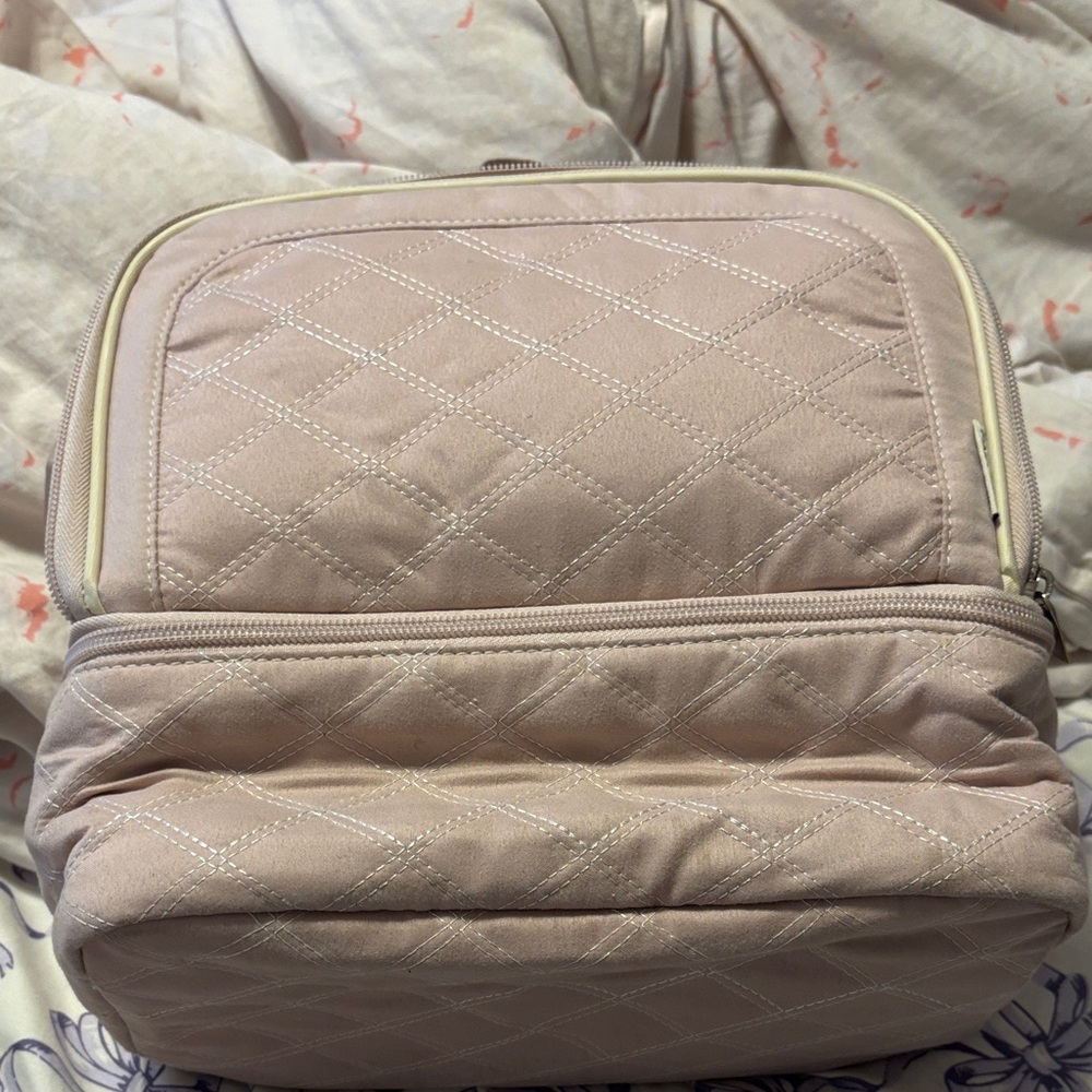Chic Quilted Cosmetic Bag in Soft Pink